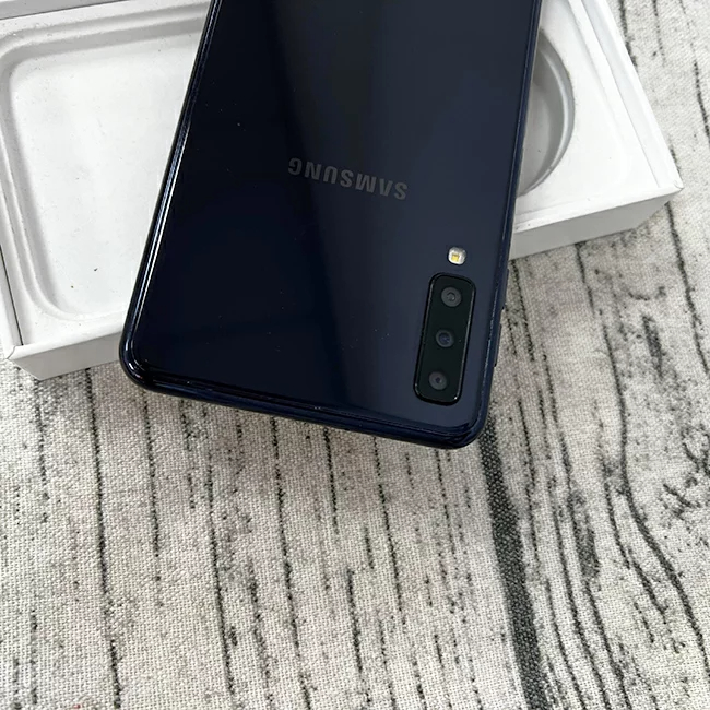【二手】SAMSUNG Galaxy A7 (2018) 附配件 售後保固10天