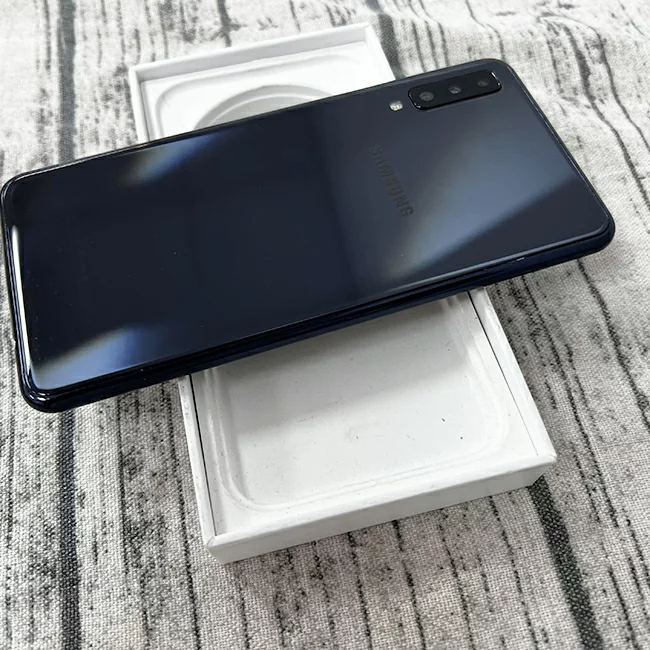 【二手】SAMSUNG Galaxy A7 (2018) 附配件 售後保固10天