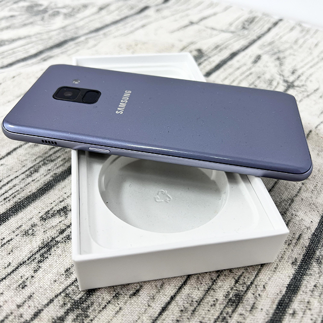 【宇威通訊|二手機】SAMSUNG Galaxy A8 (2018) 4+/32G 副全新配件