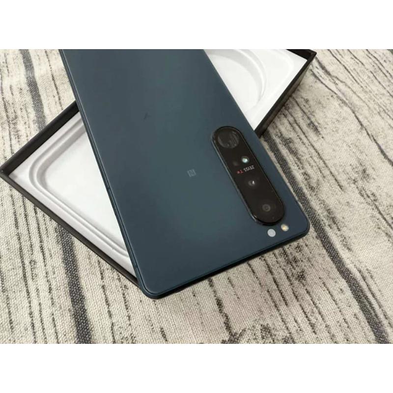 【領券折300】Sony Xperia 1 III 12+/ 256GB 贈9H鋼化玻璃保護貼 +快充組+防摔殼+32G記憶 售後保固