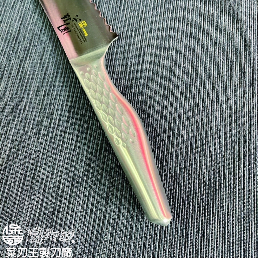 関孫六一體成型麵包刀240mm