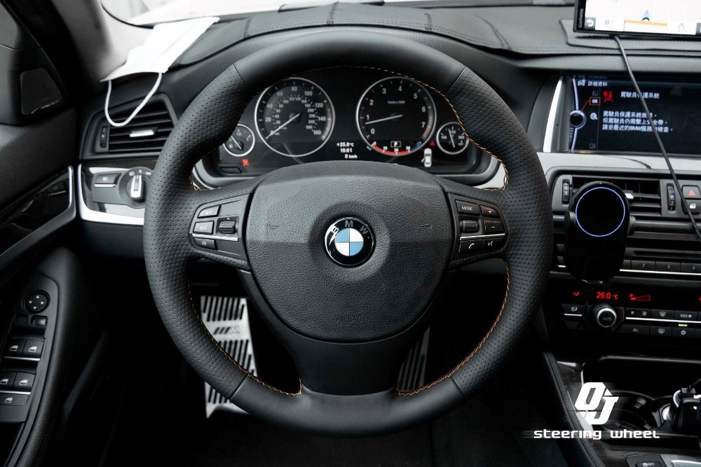 BMW F01