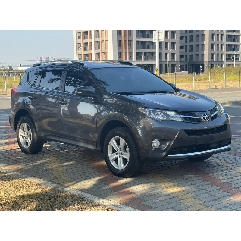 (已售出)2013年RAV4 2.5L 2WD售價43.8萬