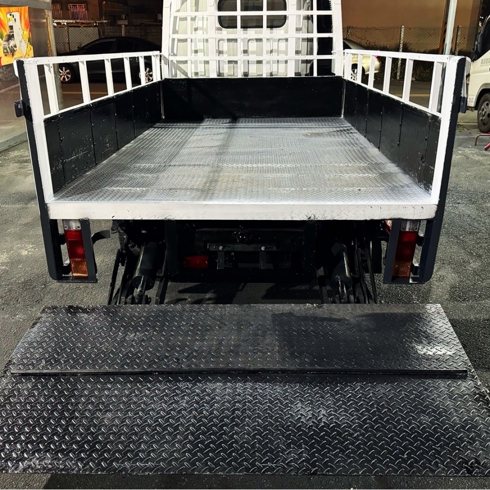 2011年 4期堅達 10.5呎 里程保證 花板 護欄 工具箱 外雙缸3呎尾門 防捲入