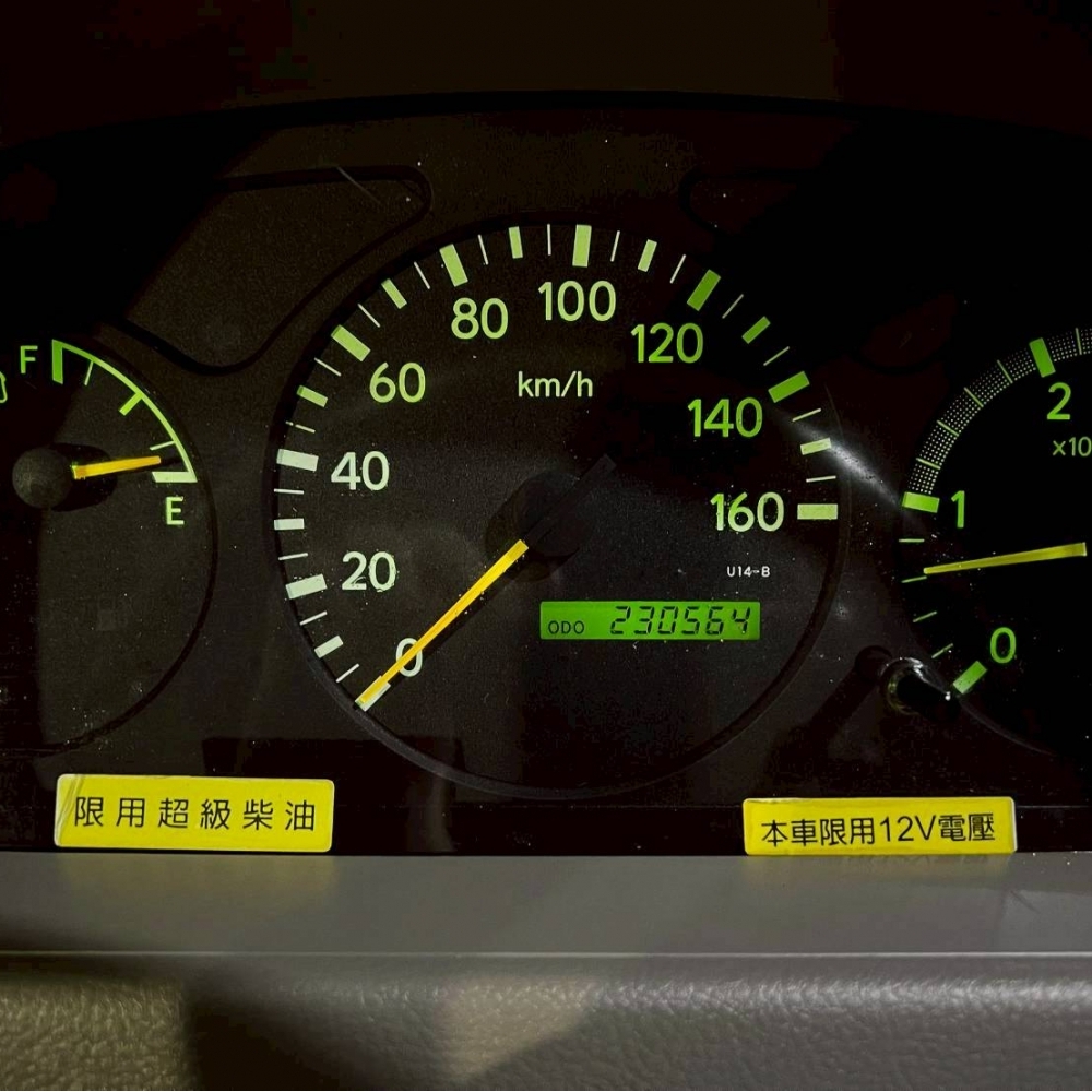 2012年 HINO 300 10呎半  里程23萬 全車美墊 已提升載重5噸