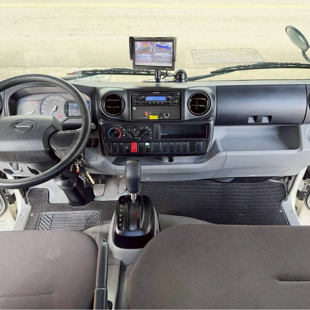 2020年 HINO 300 14尺半 自排 正5噸 原廠保養 中柱四開鐵斗 里程6萬 四錄行車記錄器