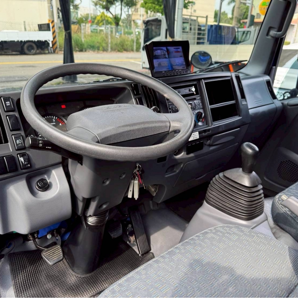 2019年 ISUZU 11尺半 日本原裝 里程19萬 3尺尾門 已升載重5噸