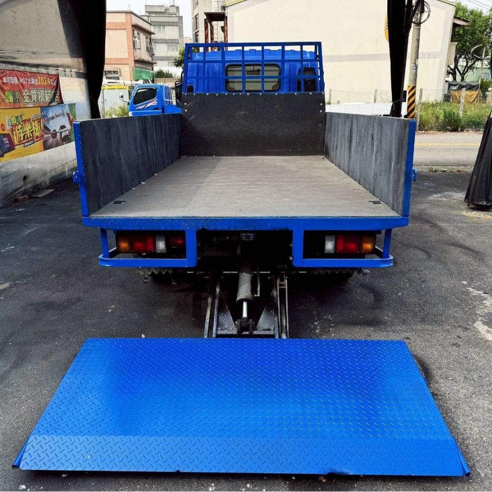 2019年 ISUZU 11尺半 日本原裝 里程19萬 3尺尾門 已升載重5噸