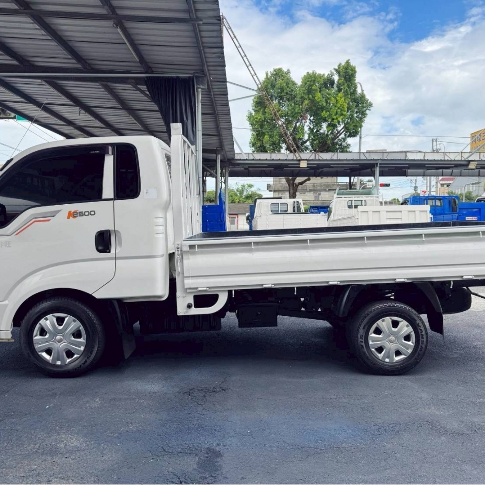 2022年 卡旺 大單廂 里程12萬 認證車 原廠前後行車記錄器