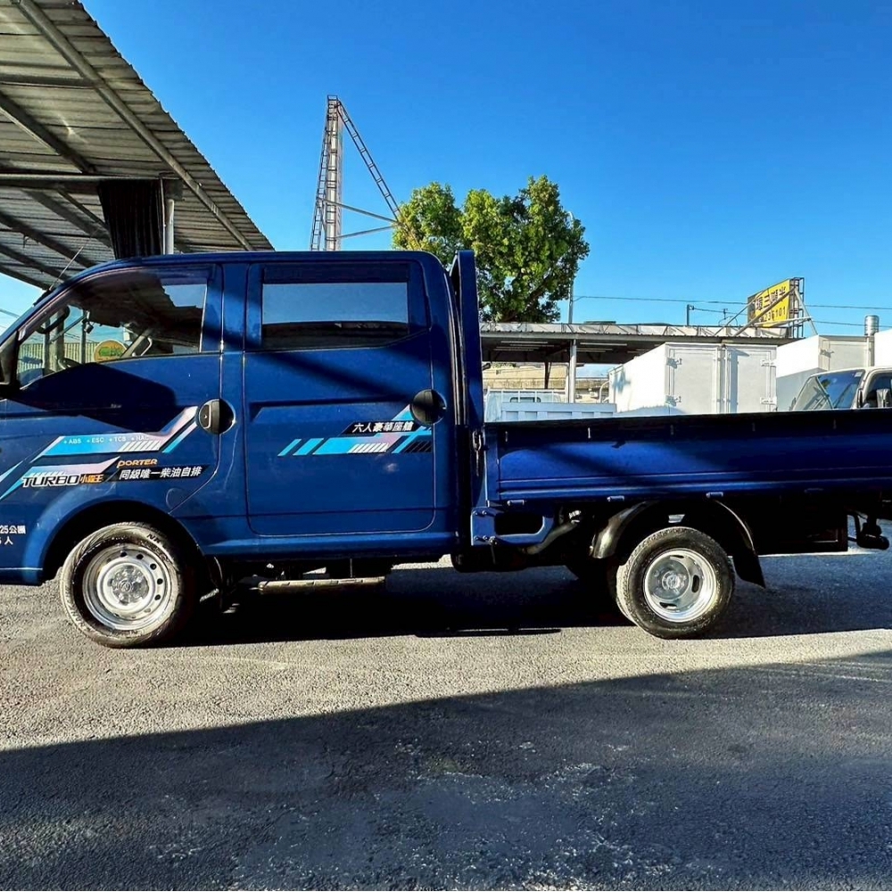 2019年 小霸王 自排 雙廂 美墊 安卓機 里程7萬 6人座