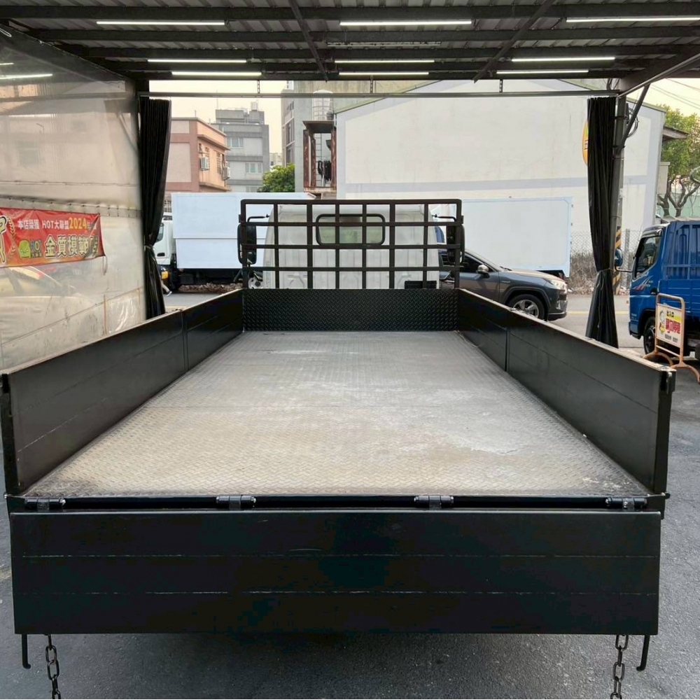 2021年 HINO300 14尺半 正5噸 鐵斗 花板 實跑8萬 中柱四開 原廠保養 原廠四錄行車記錄器