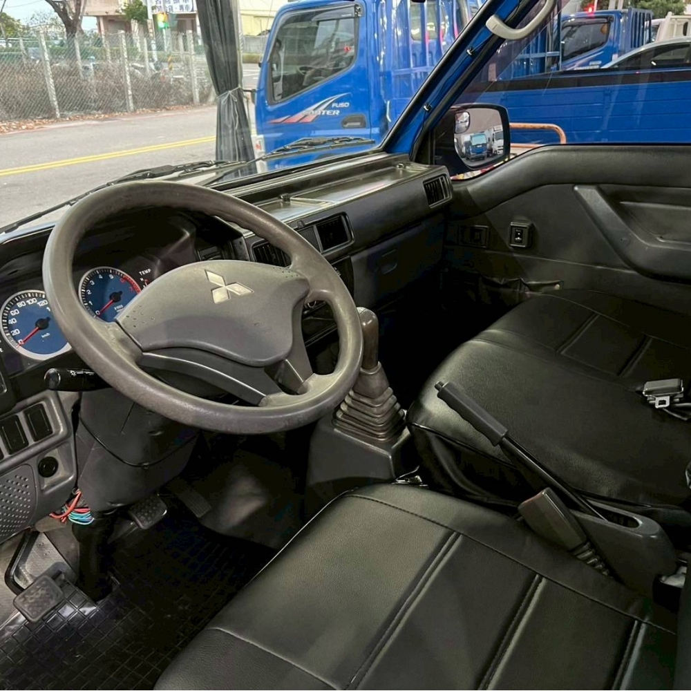 2016年 得利卡 2.4L 短併 鐵花板 實跑18萬 6尺雙缸雙折尾門 行車記錄器