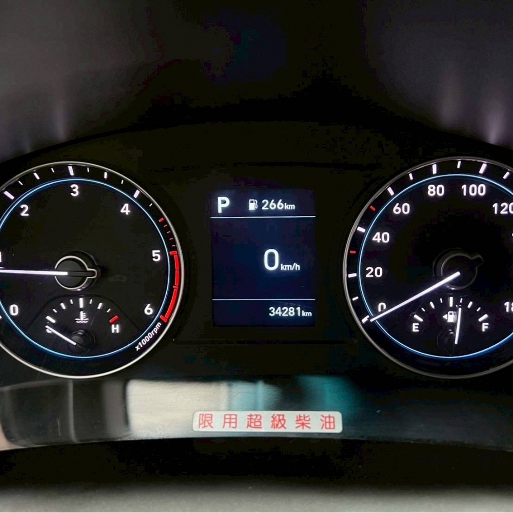 2021年 小霸王 自排 大單廂  里程3萬 軟墊 原廠保養 固定式護欄 掀頂式帆布