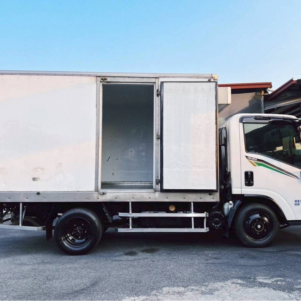 2016年 ISUZU 11尺半 -25冷凍車 防捲入 10公分厚廂 四錄行車記錄器 已提升載重5噸