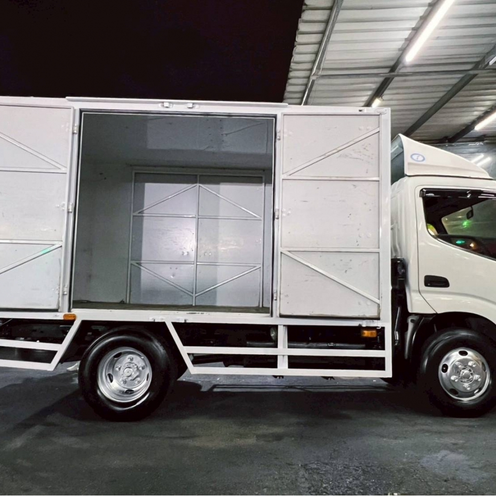 2016年 HINO 300 11尺半 左右大雙開 里程12萬 已提升載重