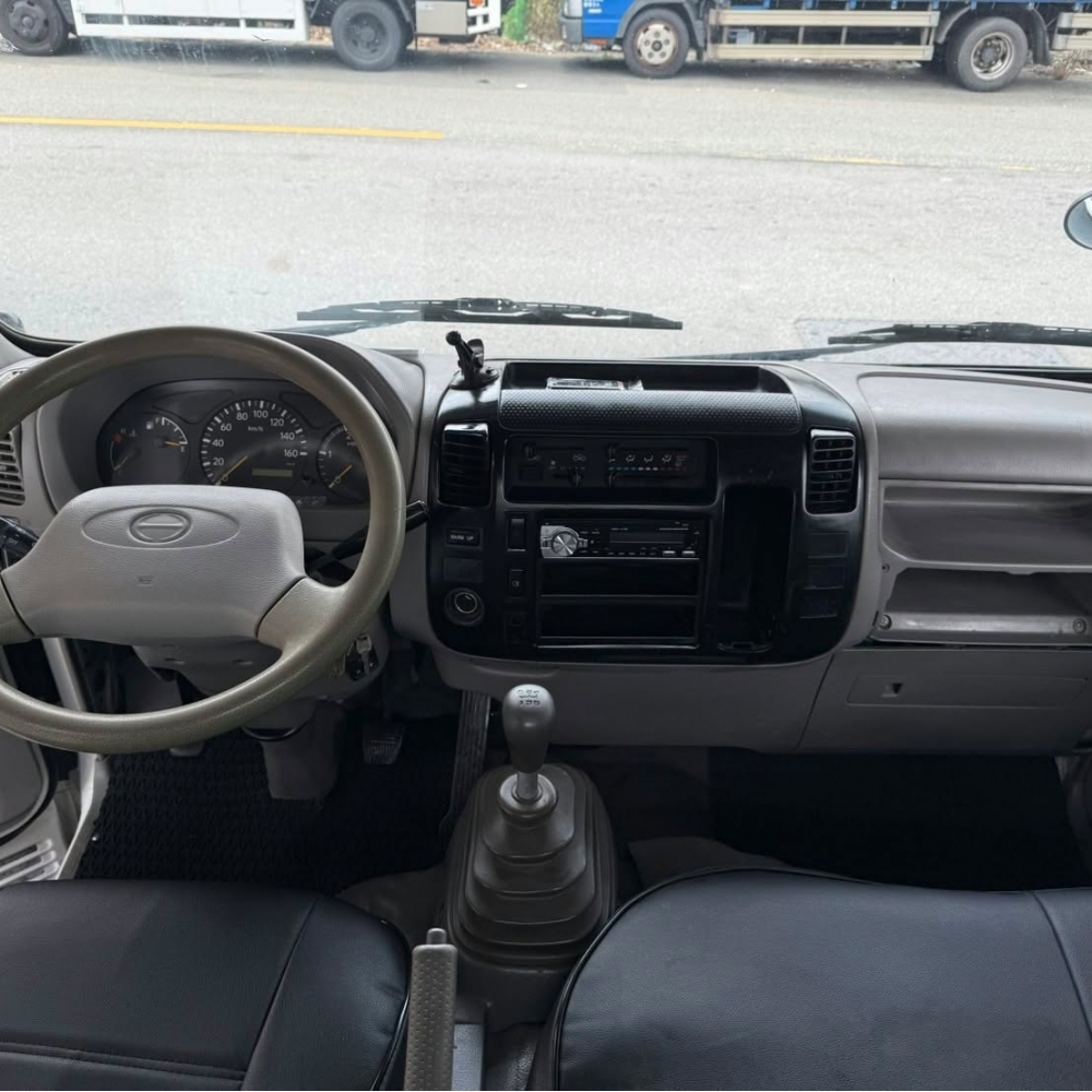 2010年 HINO 300 貨車 白 ( 14.5尺 ) 里程32萬