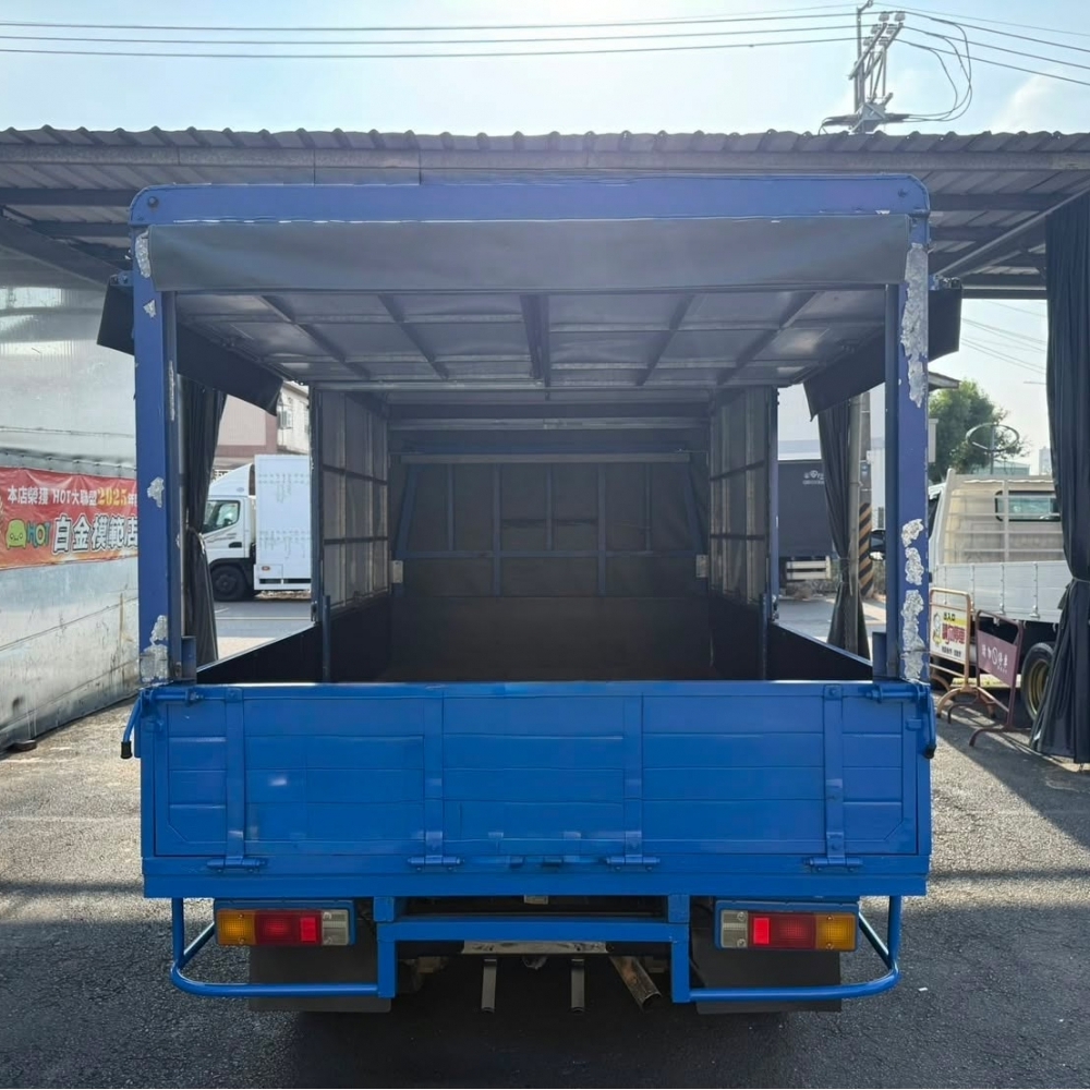 2005年 三菱 堅達貨車 藍 ( 10.5尺、硬頂篷、五面掀帆布 ) 里程19萬
