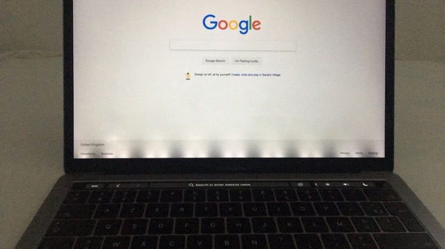 MacBook Pro Stage Light 舞台燈 Flexgate 背光故障維修案例