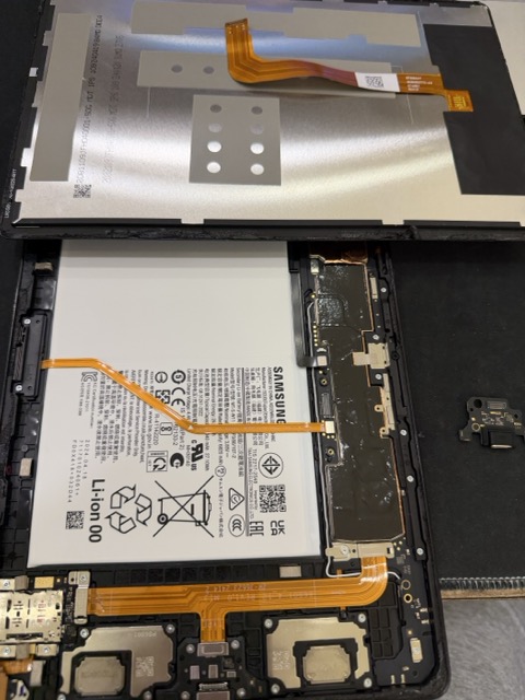 Samsung Galaxy Tab A9+ 更換充電孔維修,平板無法充電尾插更換中|台中 Android 平板維修