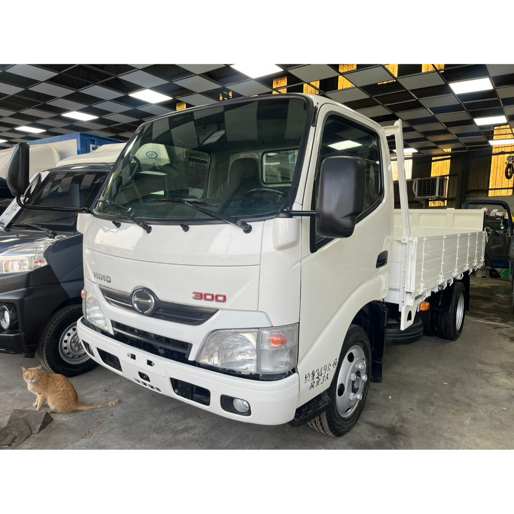 日野 HINO 300