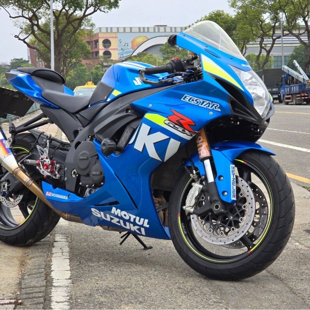 SUZUKI GSX