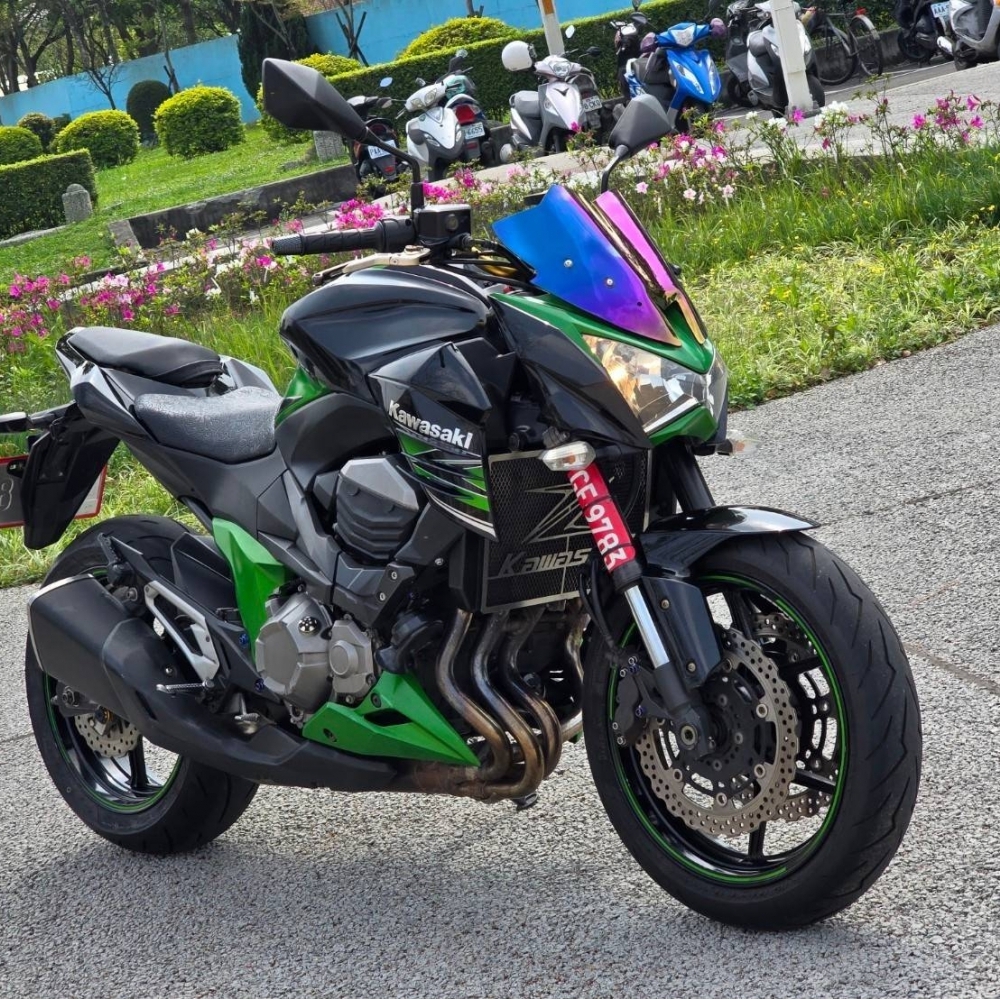KAWASAKI Z800