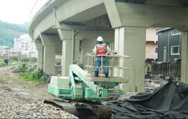 高空車現場施工照