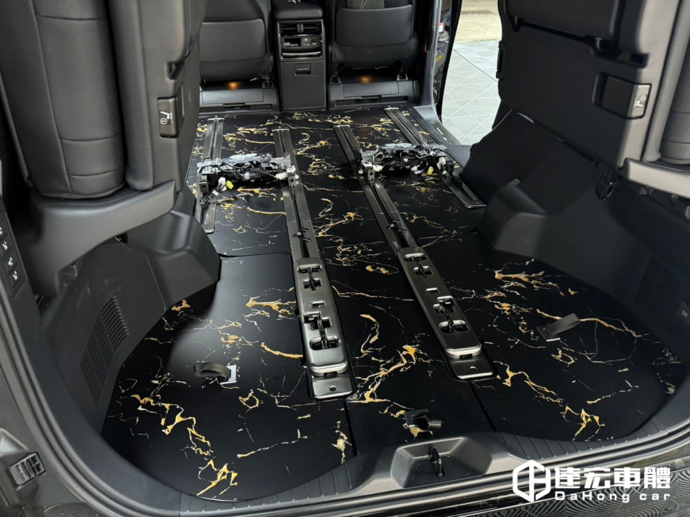 Alphard 阿法 40系 24+ 阿法 大理石紋 尊榮的享受 高品質 客製化地板 超耐磨防刮 鋁地板 包含迎賓踏板 百款紋路樣式供挑選
