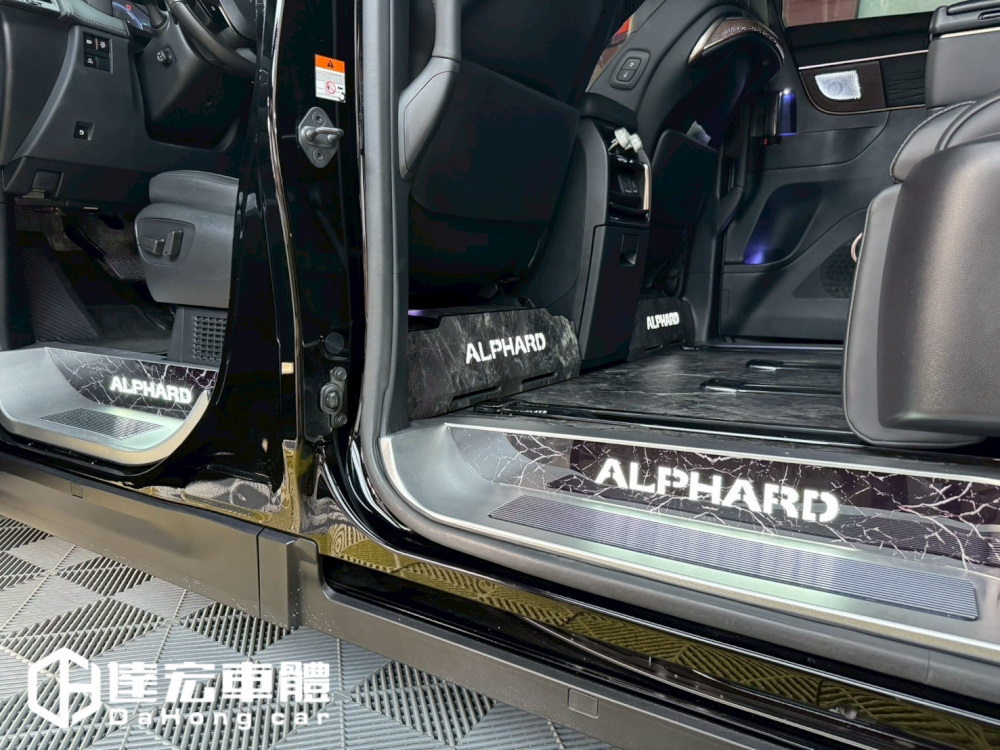 Alphard 阿法 40系 24+ 阿法 尊貴的享受 高品質 超耐磨防刮 鋁地板 客製化 大理石紋 地板  包含迎賓踏板 可挑選大理石紋迎賓踏 加購出風口 百款紋路樣式供挑選