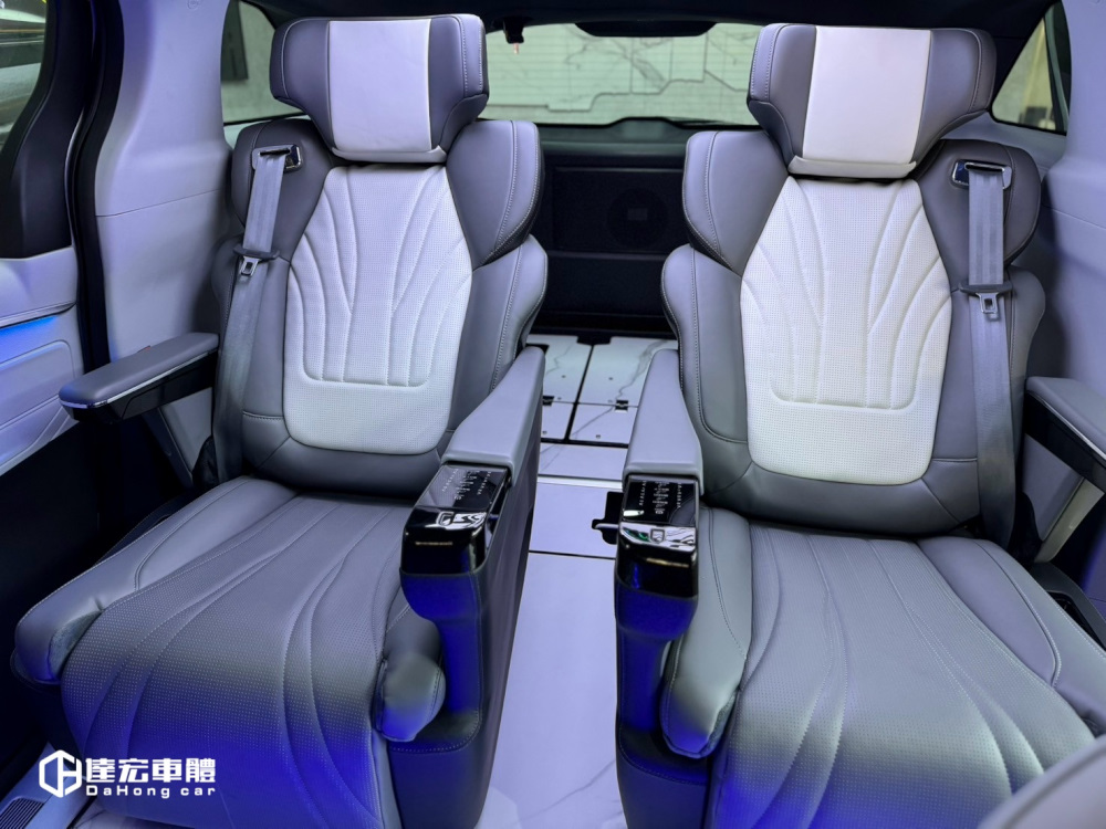 SIENNA 4代 航空椅 最適合sienna 4代的航座椅沒有之一 中排 航空椅 座椅 高級尊榮享受 搭配無軌道鋁地板 三拼色 顏色客製 