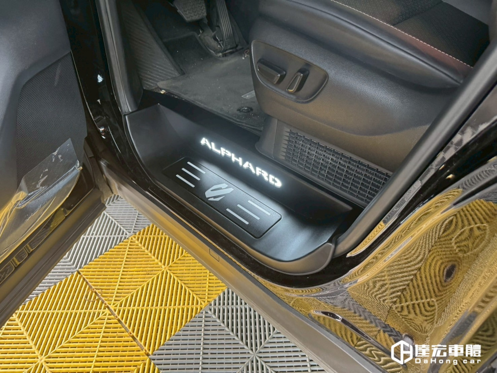 Toyota Alphard 阿法 30系 35系 40系 尊榮 客製化 高品質 超耐磨 防刮 鋁地板 大理石紋 地板 包含迎賓踏板 地板百款紋路樣式供挑選 