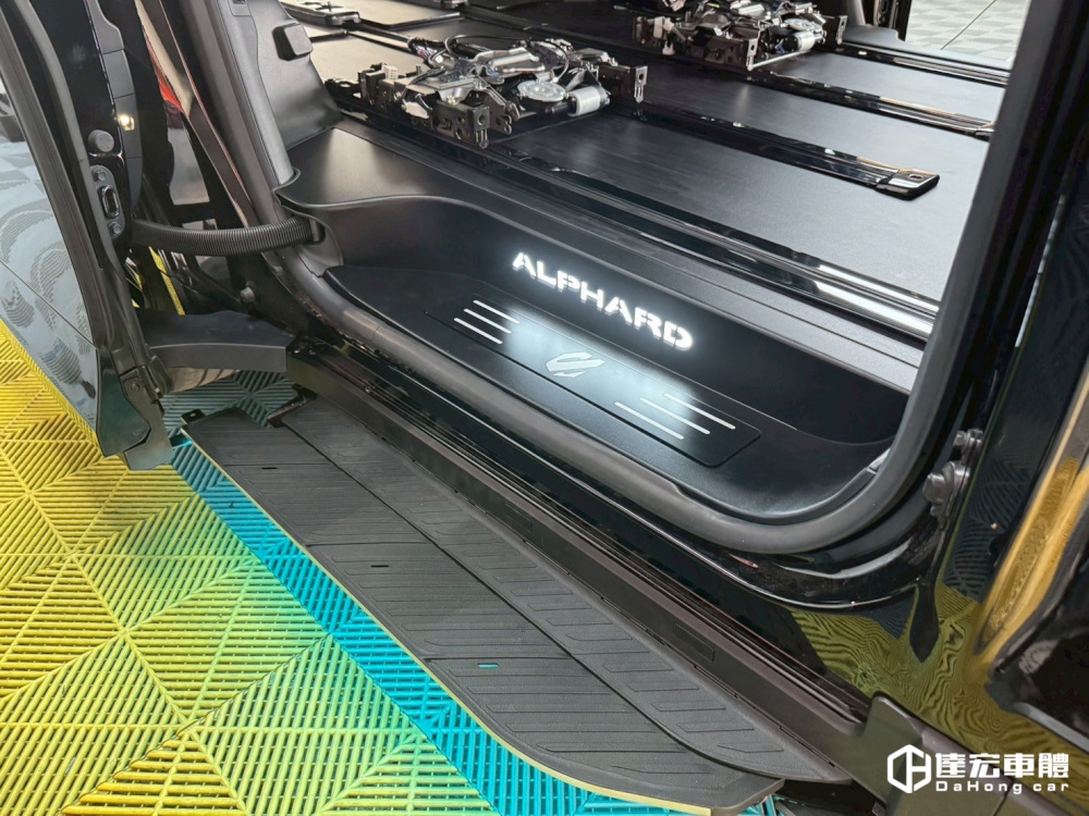 Toyota Alphard 阿法 30系 35系 40系 尊榮 客製化 高品質 超耐磨 防刮 鋁地板 大理石紋 地板 包含迎賓踏板 地板百款紋路樣式供挑選 