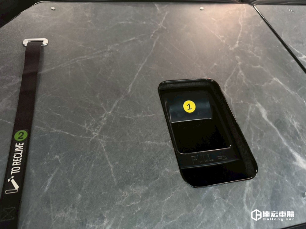 Sienna 4代 大理石紋 無軌道樣式  尊榮的享受 高品質 超耐磨防刮 鋁地板 大理石地板 百款紋路樣式供挑選 包含迎賓踏板