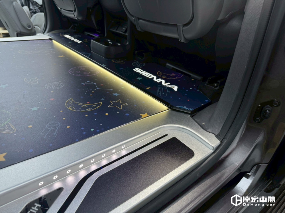 Sienna 4代 大理石紋 無軌道樣式  尊榮的享受 高品質 耐磨防刮 鋁地板 大理石地板 百款紋路樣式供挑選 包含迎賓踏板