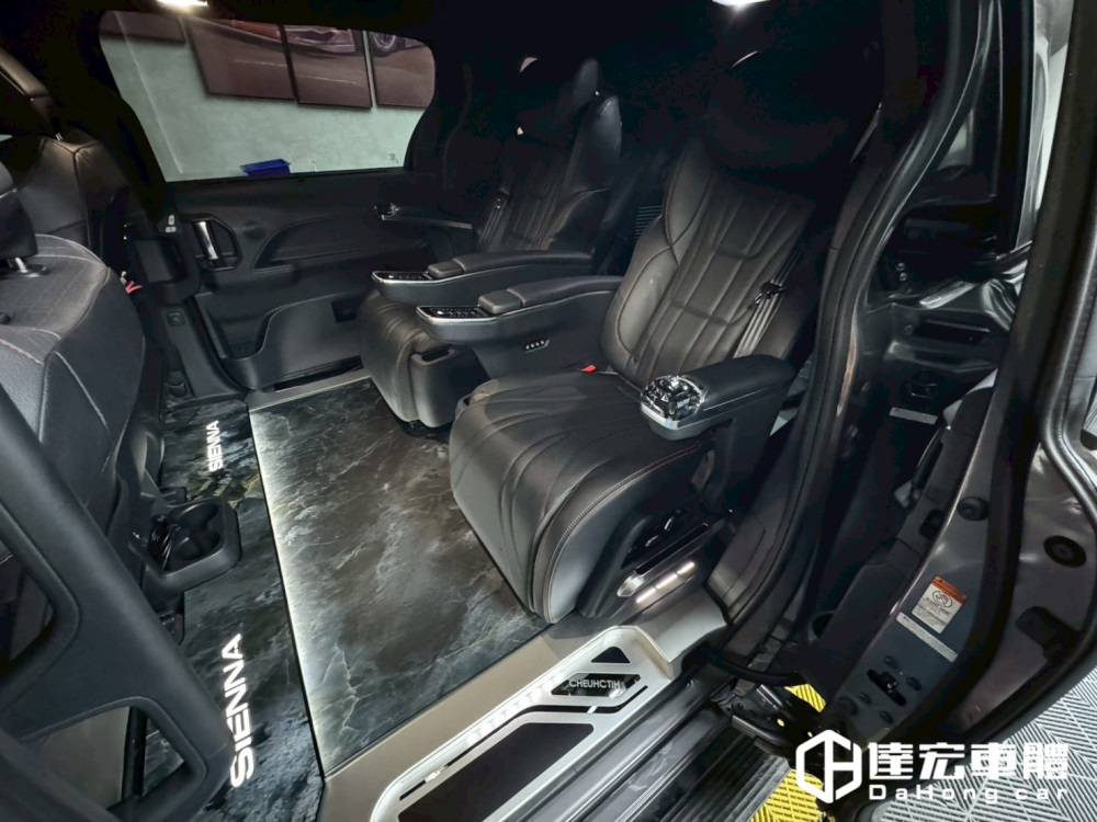 Sienna 4代 大理石紋 無軌道樣式  尊榮的享受 高品質 超耐磨防刮 鋁地板 大理石地板 百款紋路樣式供挑選 包含迎賓踏板