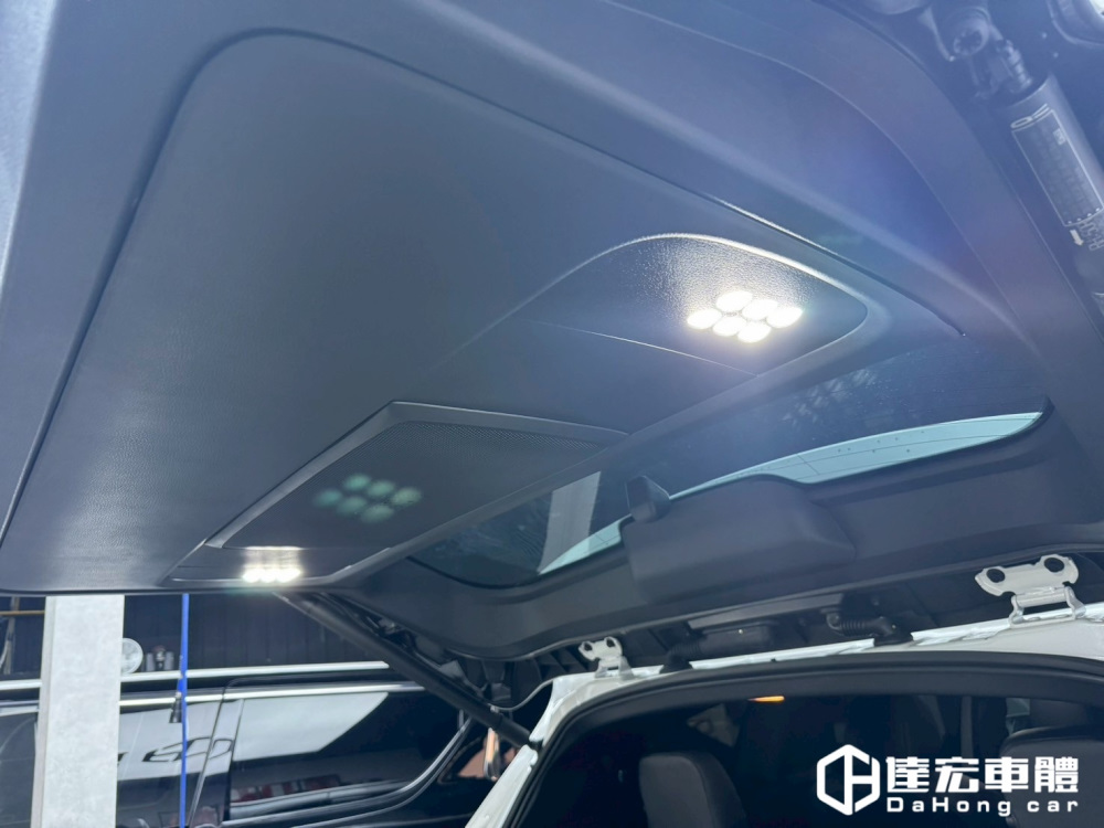 Toyota SIENNA 4代 尾門照地燈 後備箱 照明燈 投影燈  尾門燈增設燈