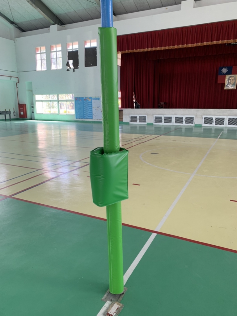 排球柱保護墊安裝