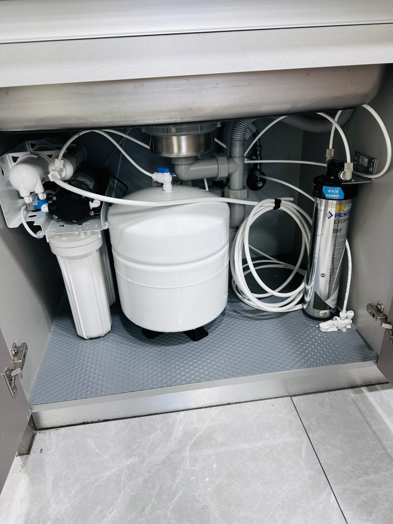 台北辦公大樓｜Ro逆滲透&後置生飲設備 | 台北淨水器安裝