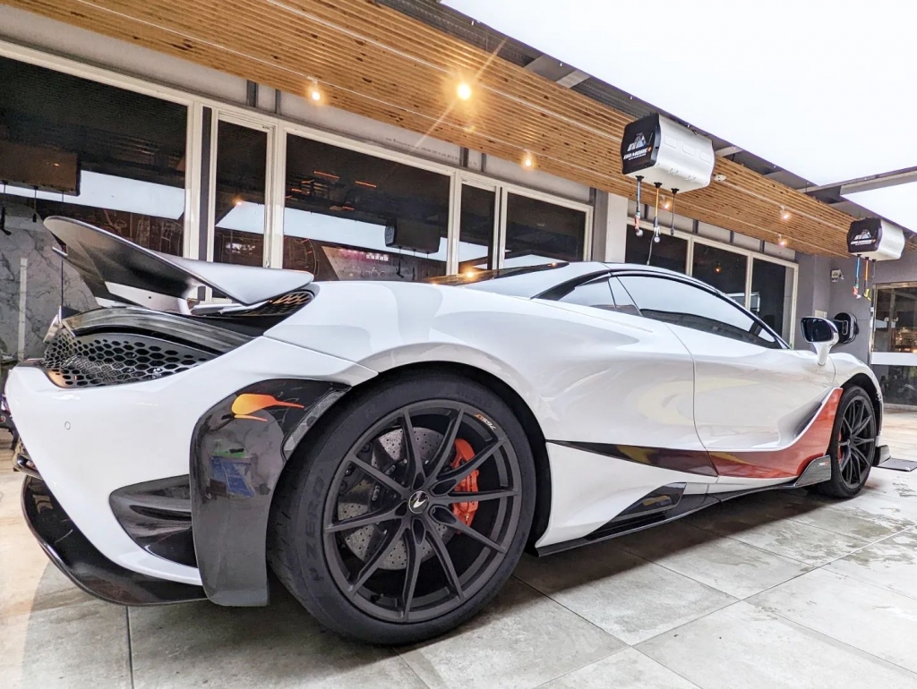 McLaren 765LT Spider