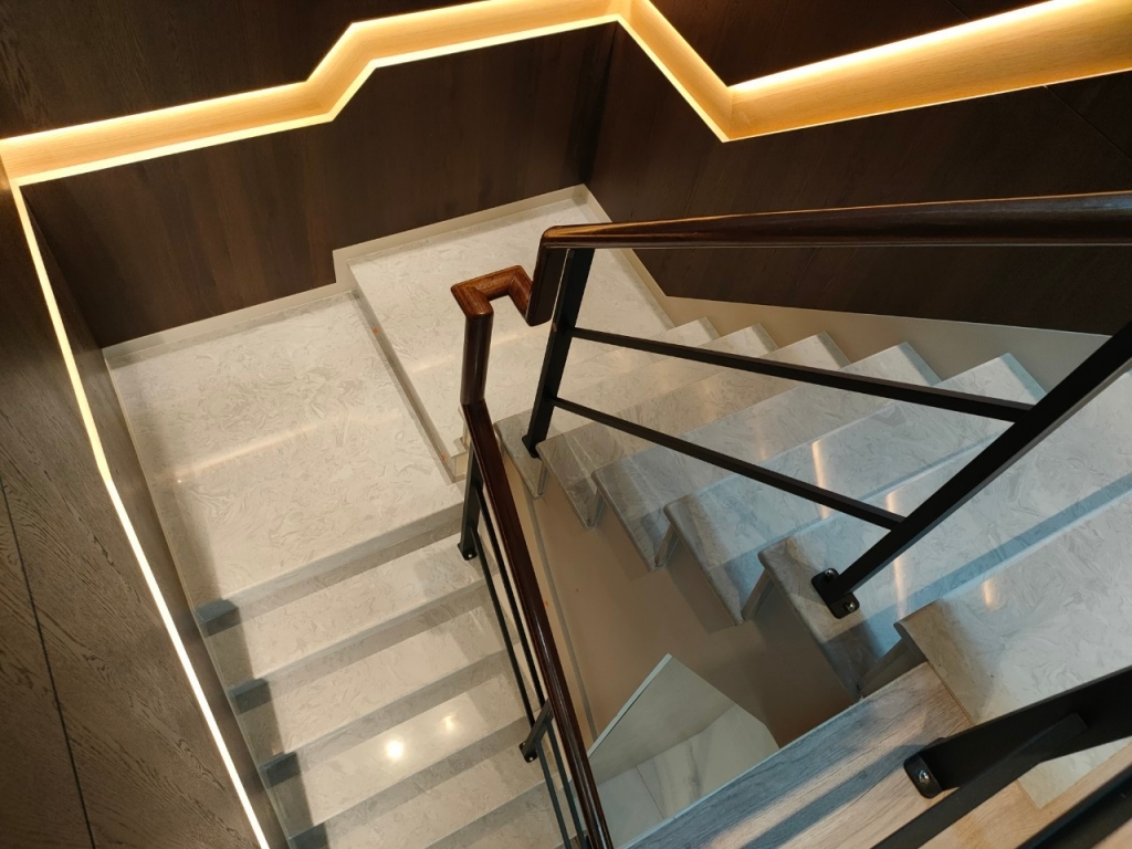 樓梯 - 地板 - 電梯地板