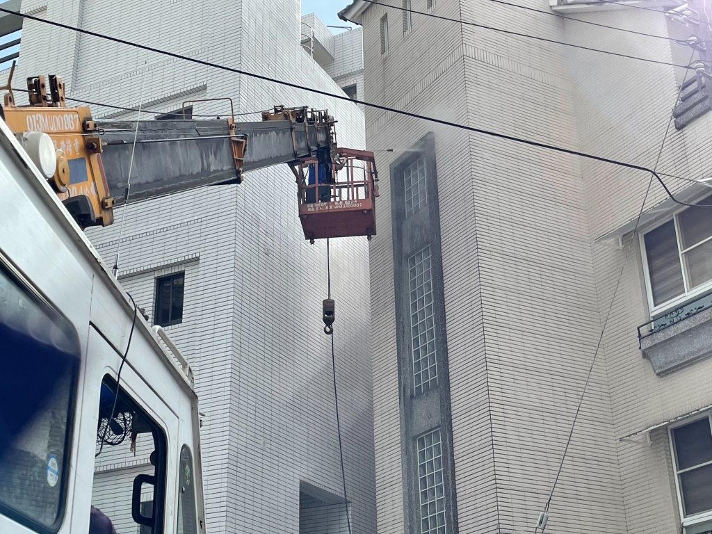 外牆高空清洗/屏東外牆清洗工程