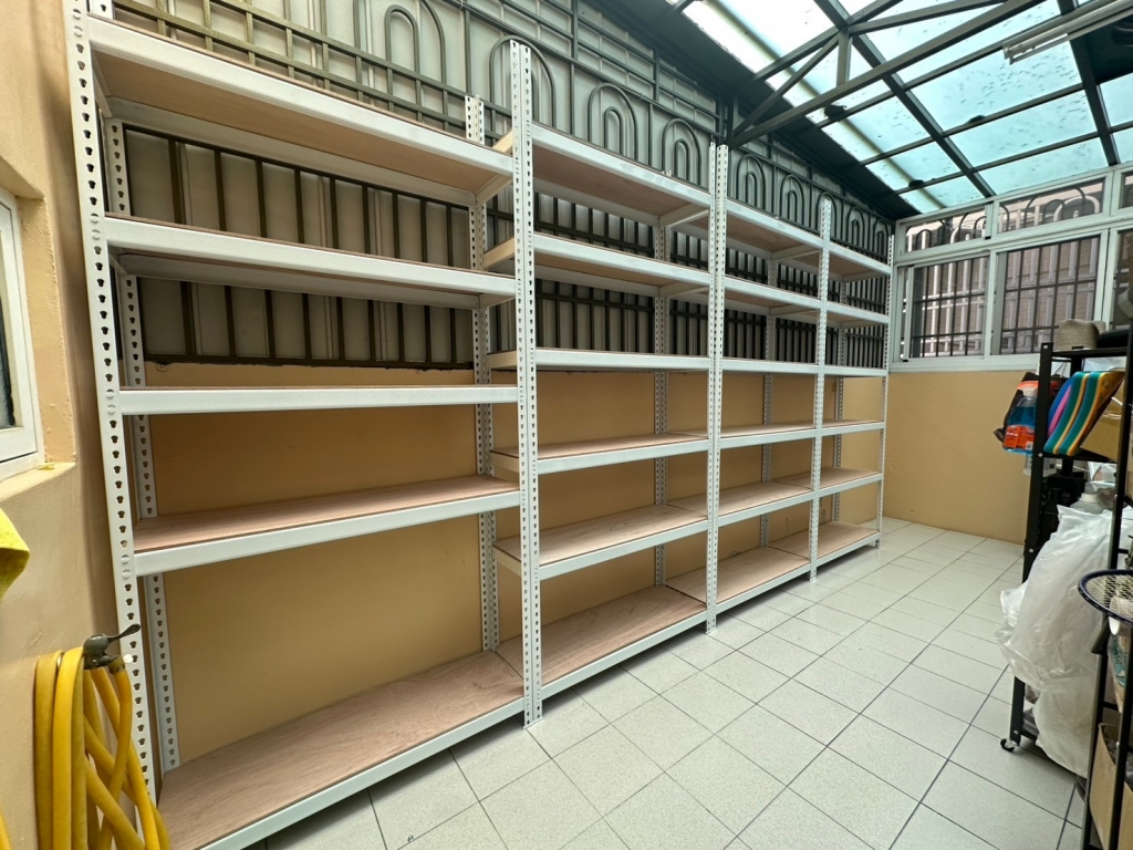 高雄左營華欣街 免螺絲角鋼架（長4尺 寬1.3尺 高9尺 五層 +六層）