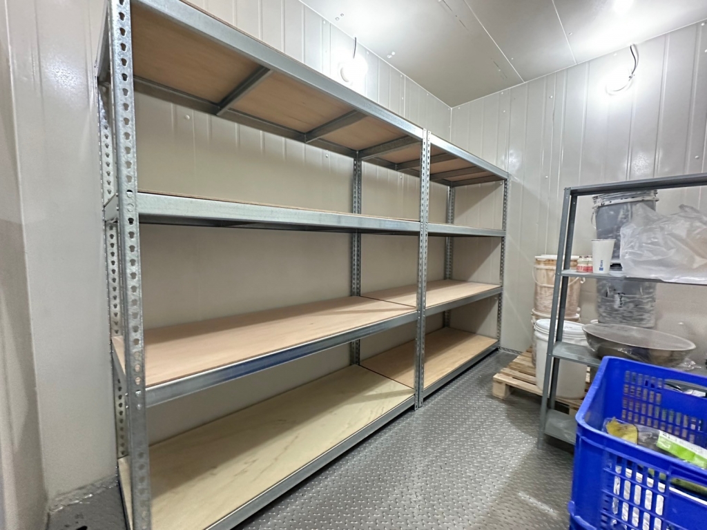 高雄大樹 食品商行鍍鋅銀免螺絲角鋼（長5尺 寬2尺 高6尺）