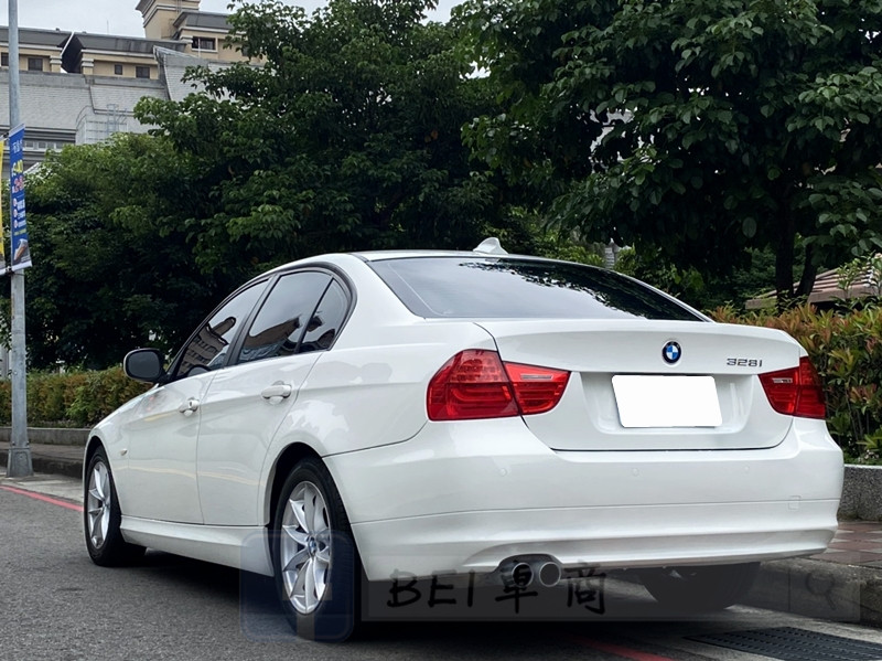 10年 E90 328i 3.0 白