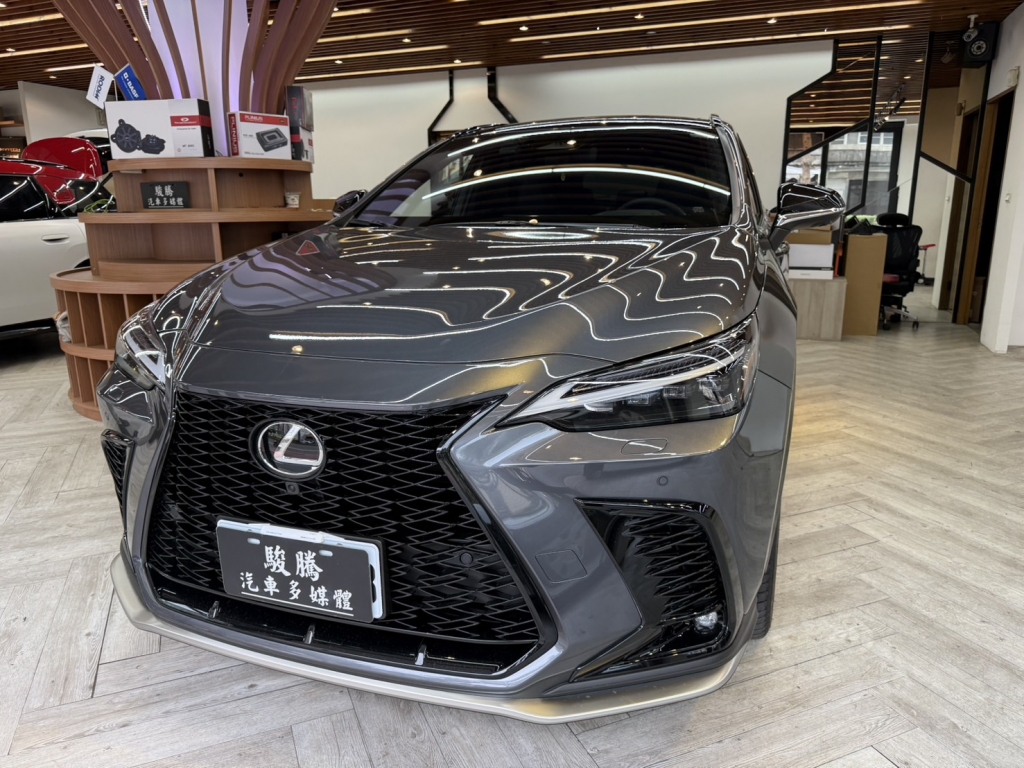 LEXUS
