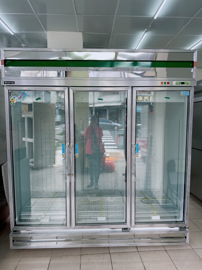 三門冷凍玻璃展示櫃(鋁白鐵)散熱外移