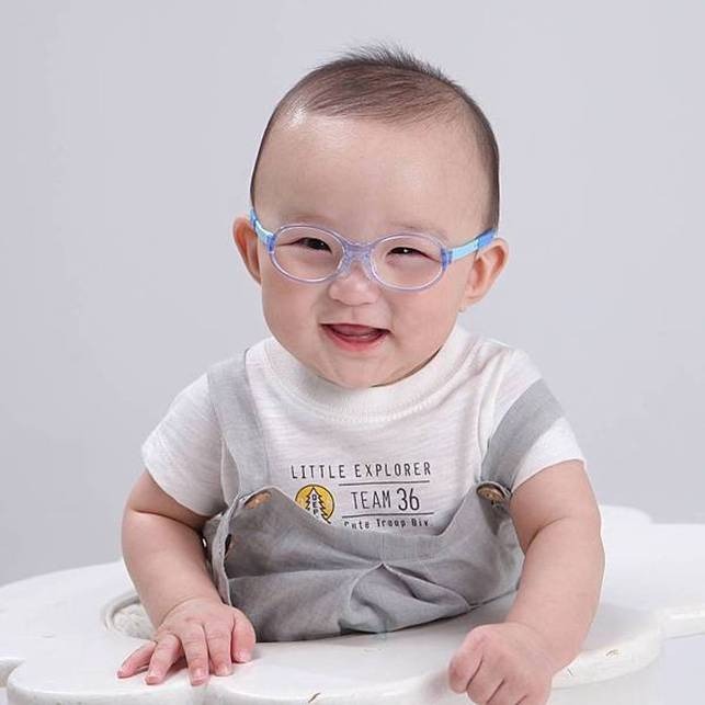 如何幫初次配鏡的小孩