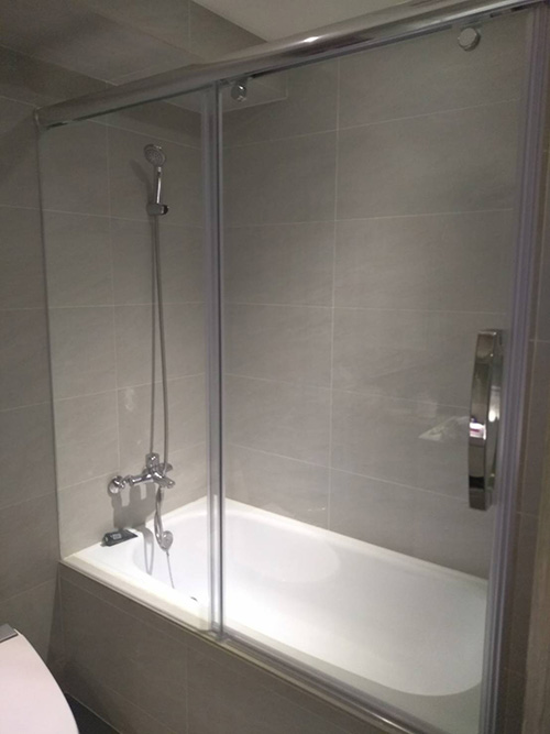 缸上無框橫拉門