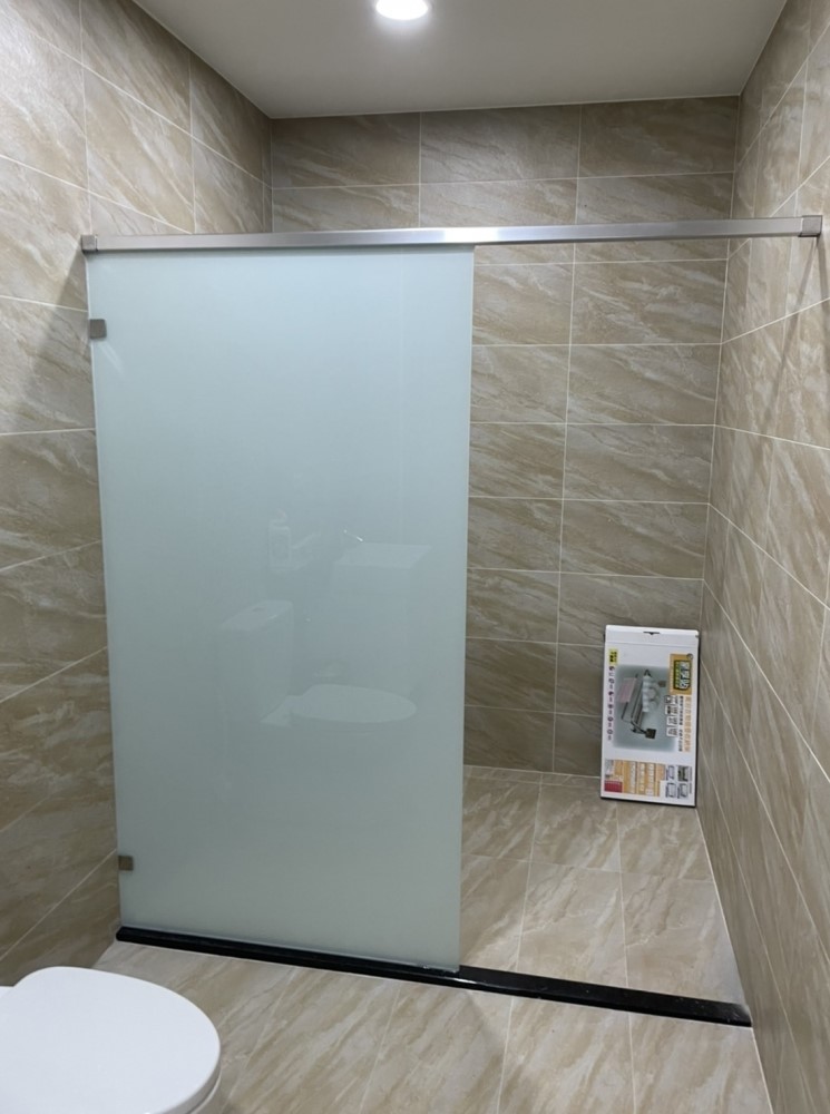 淋浴隔屏