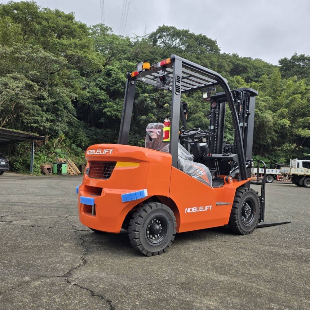諾力堆高機 A系列鋰鐵電動堆高機 2.0噸
